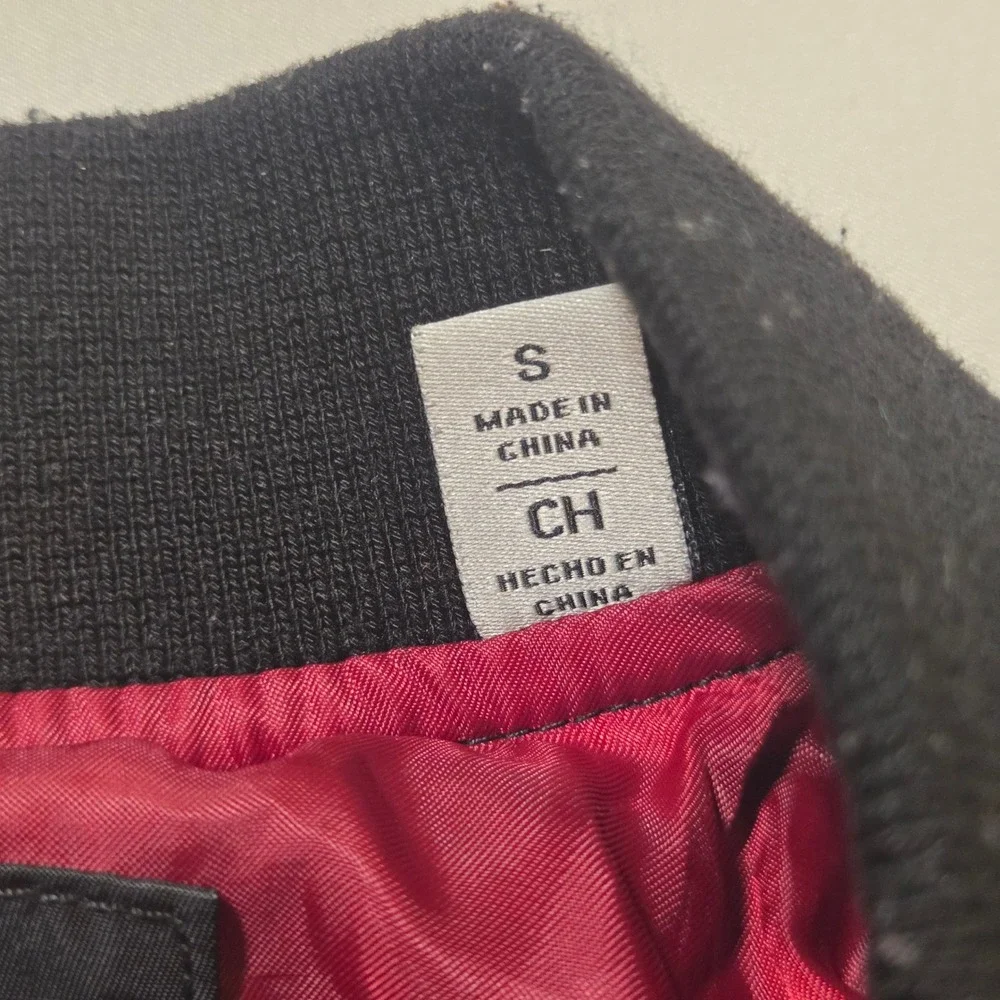 Levis Mens Black Bomber Jacket Flight MA-1 Style Red Lining Small